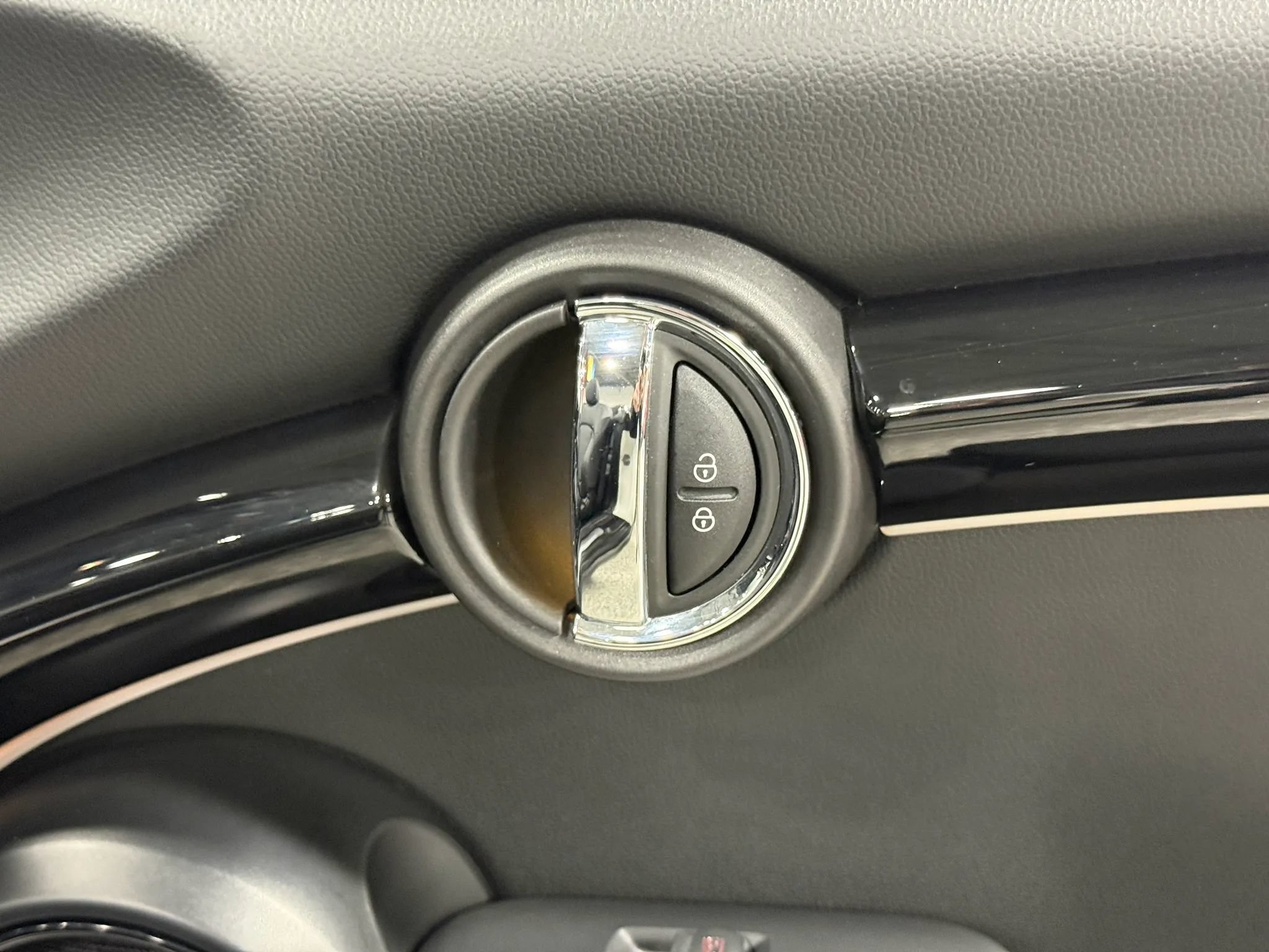 Used 2023 MINI Cooper S FWD image 45