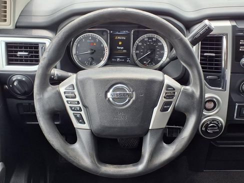 Used 2018 Nissan Titan SV image 24