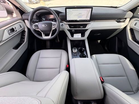 New 2026 Ford Explorer Active w/ Active Comfort Package image 25