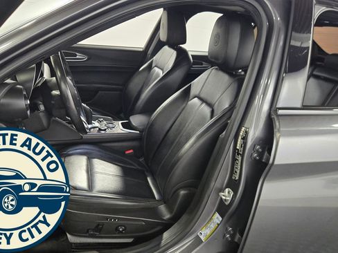 Used 2022 Alfa Romeo Giulia Ti image 21