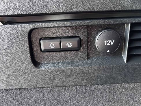 Used 2019 Lincoln Nautilus Premier AWD/4WD image 11