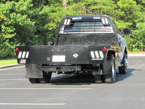 Used 2022 RAM 3500 Tradesman RWD image 10