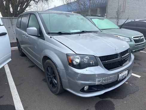 Used 2019 Dodge Grand Caravan SXT w/ Blacktop Package image 4