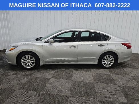 Used 2016 Nissan Altima 2.5 S w/ Power Driver Seat Package FWD image 5