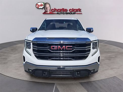 Used 2025 GMC Sierra 1500 SLT image 2