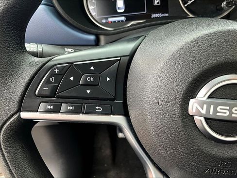 Used 2025 Nissan Versa SV FWD image 12