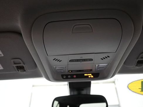 Used 2024 Chevrolet Equinox Premier FWD image 12