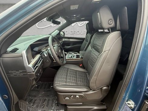Certified 2025 Cadillac Escalade Sport Platinum w/ LPO, ONYX Package AWD/4WD image 16