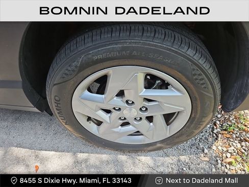 Used 2024 Hyundai Kona SE image 5