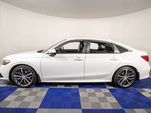 Used 2022 Honda Civic Touring image 8