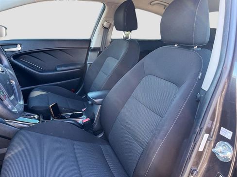 Used 2017 Kia Forte LX FWD image 18