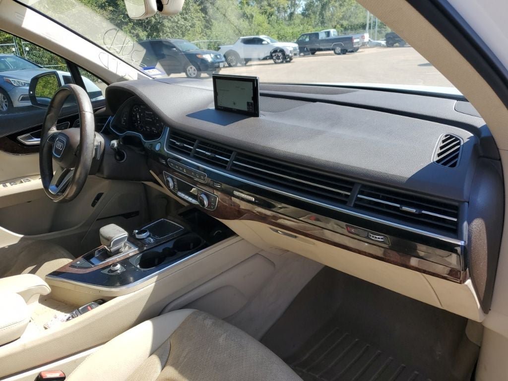 Used 2017 Audi Q7 3.0T Prestige AWD/4WD image 12