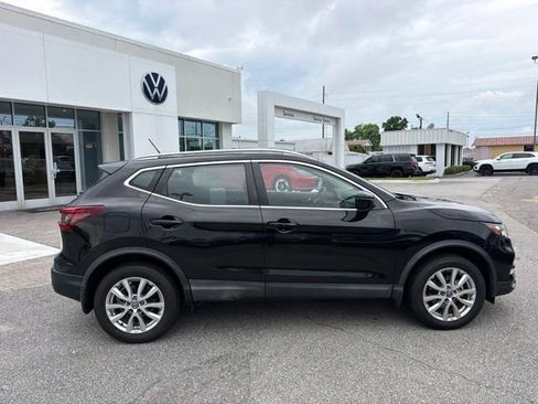 Used 2020 Nissan Rogue Sport SV AWD/4WD image 3