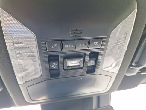 Used 2023 Toyota RAV4 XSE AWD/4WD image 26