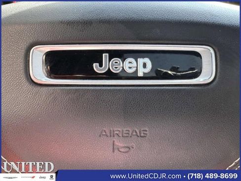 Used 2023 Jeep Grand Cherokee Overland w/ Luxury Tech Group IV image 25