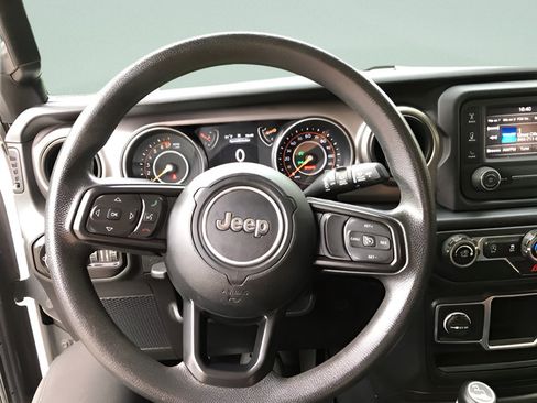 Used 2020 Jeep Wrangler Sport AWD/4WD image 10