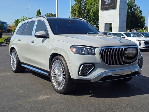 Used 2024 Mercedes-Benz Maybach GLS 600 4MATIC image 8