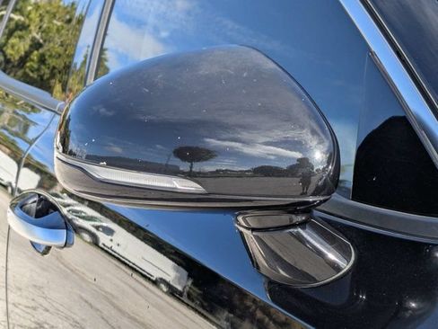 Used 2018 Kia Stinger Premium RWD image 11