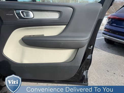 Certified 2024 Volvo XC40 B5 Plus w/ Protection Package Premier image 28