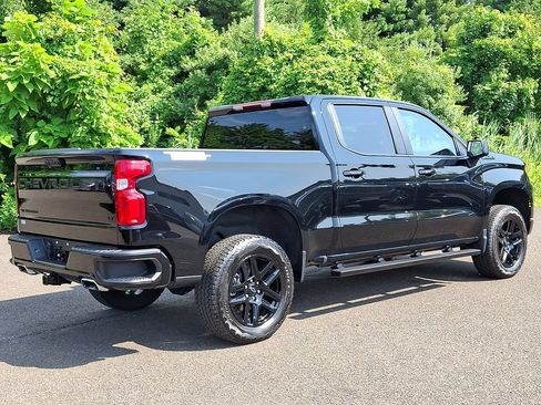 Used 2025 Chevrolet Silverado 1500 LT Trail Boss w/ LPO, Dark Essentials Package AWD/4WD image 6
