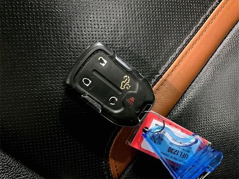 Used 2022 GMC Sierra 1500 AT4 w/ AT4 Premium Package image 11