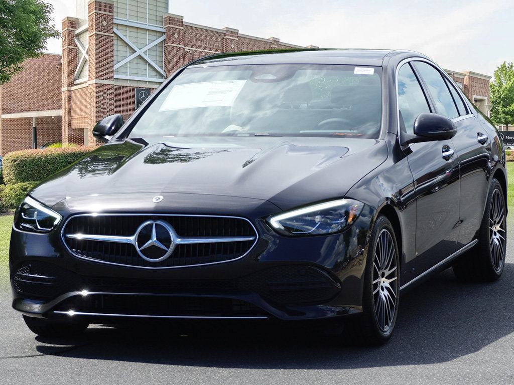 Used 2025 Mercedes-Benz C 300 4MATIC Sedan image 4