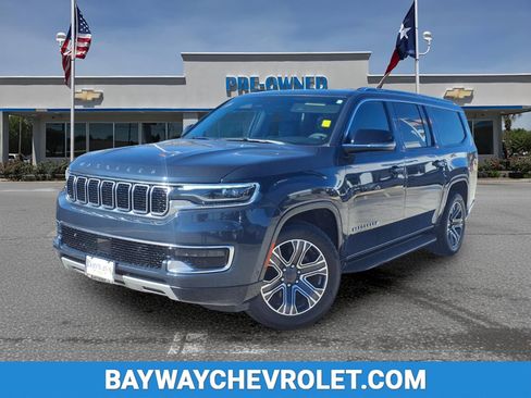 Used 2024 Jeep Wagoneer L Series II w/ Flexible Seating Group AWD/4WD image 1