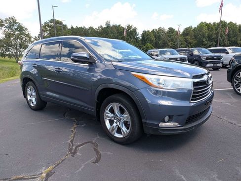 Used 2016 Toyota Highlander Limited FWD image 2