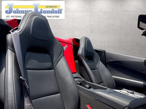 Used 2016 Chevrolet Corvette Stingray Convertible RWD image 7