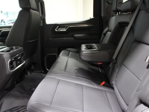 Used 2025 Chevrolet Silverado 1500 LTZ AWD/4WD image 25