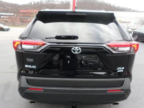 Used 2019 Toyota RAV4 XLE image 5