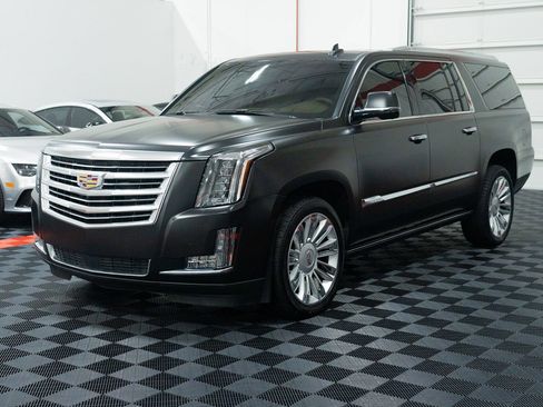 Used 2016 Cadillac Escalade ESV Platinum AWD/4WD image 3