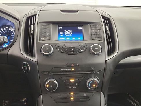 Used 2017 Ford Edge SE image 12