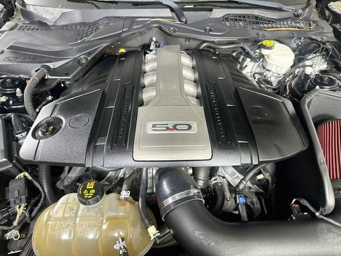 Used 2019 Ford Mustang GT Premium w/ Black Accent Package RWD image 10