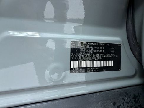 Used 2021 Toyota RAV4 XLE Premium AWD/4WD image 26