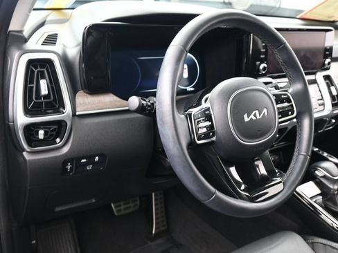 Used 2023 Kia Sorento SX Prestige AWD/4WD image 16