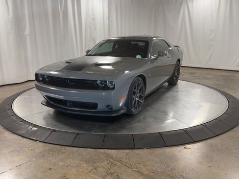 Used 2017 Dodge Challenger R/T Scat Pack w/ Leather Interior Group image 5