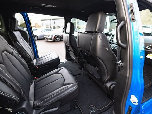 New 2026 Chrysler Pacifica Select w/ S Appearance Package image 33