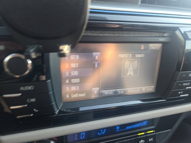 Used 2016 Toyota Corolla LE FWD image 11