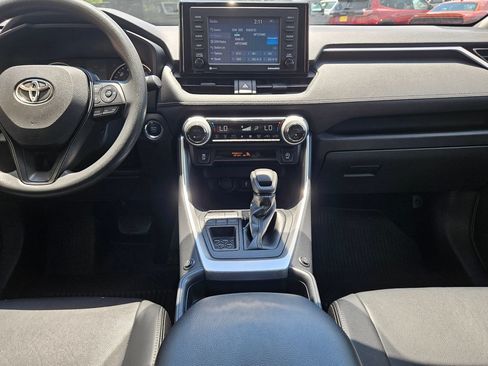 Used 2021 Toyota RAV4 XLE FWD image 10