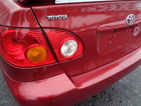 Used 2004 Toyota Corolla LE image 11