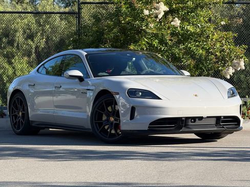 Certified 2025 Porsche Taycan GTS image 9