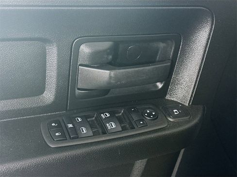 Used 2024 RAM 3500 Tradesman w/ Chrome Appearance Group image 24