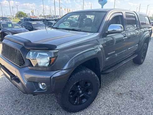 Used 2013 Toyota Tacoma 4x4 Double Cab w/ Limited Pkg image 4