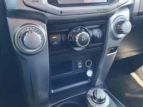 Used 2018 Toyota 4Runner SR5 AWD/4WD image 17