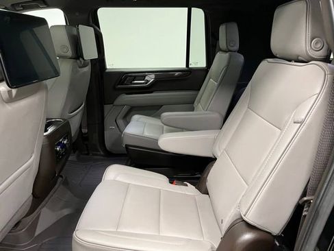 Used 2025 GMC Yukon XL Elevation w/ Elevation Premium Package AWD/4WD image 47