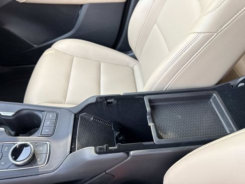 Used 2024 Cadillac XT4 Luxury w/ Cold Weather Package FWD image 32