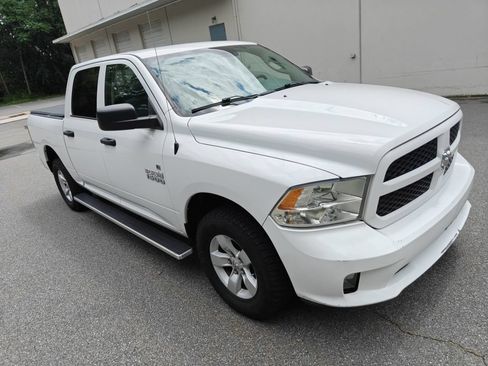 Used 2018 RAM 1500 Express AWD/4WD image 32
