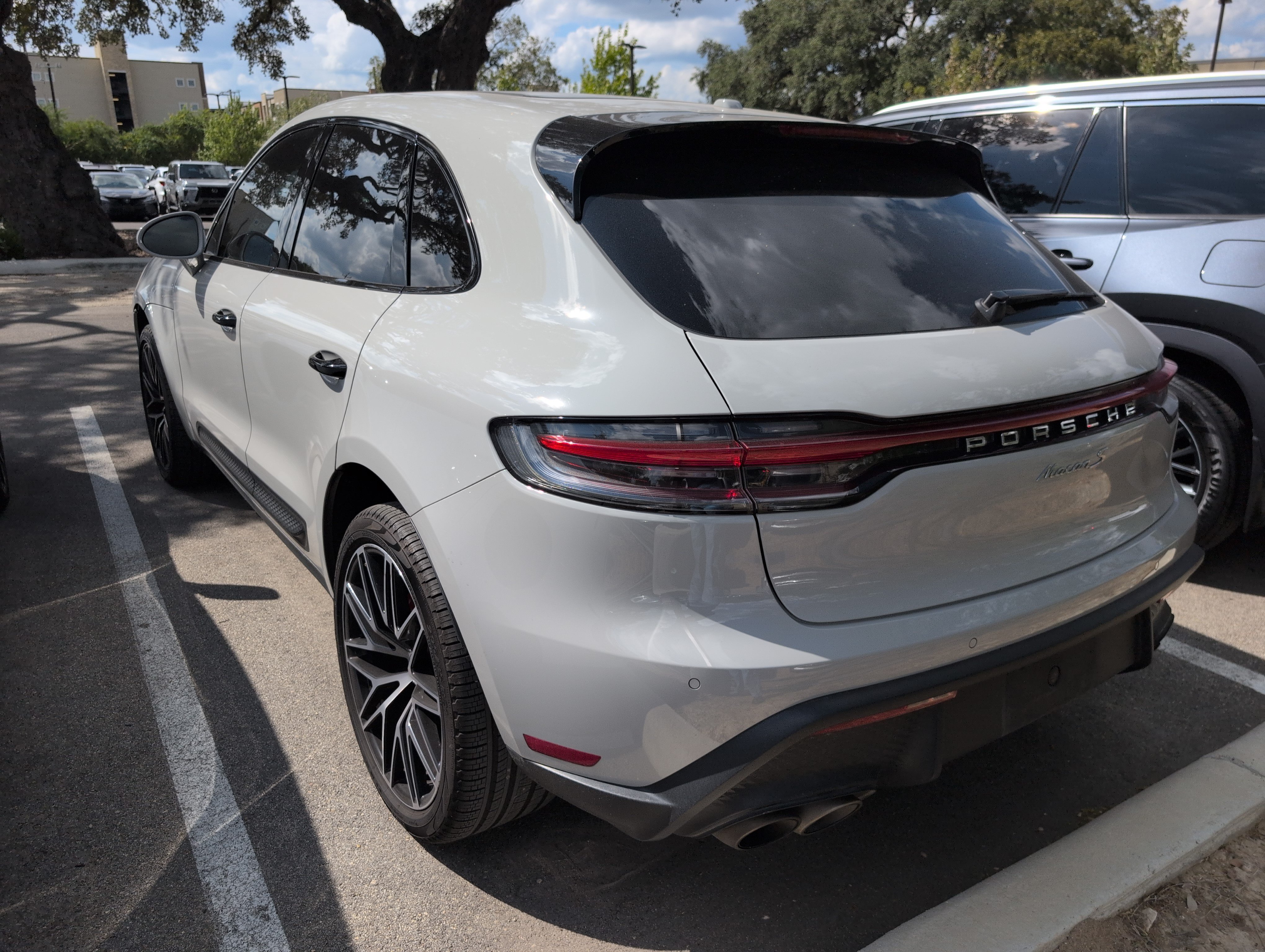 Used 2022 Porsche Macan S AWD/4WD image 4