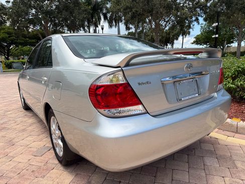 Used 2005 Toyota Camry XLE FWD image 16